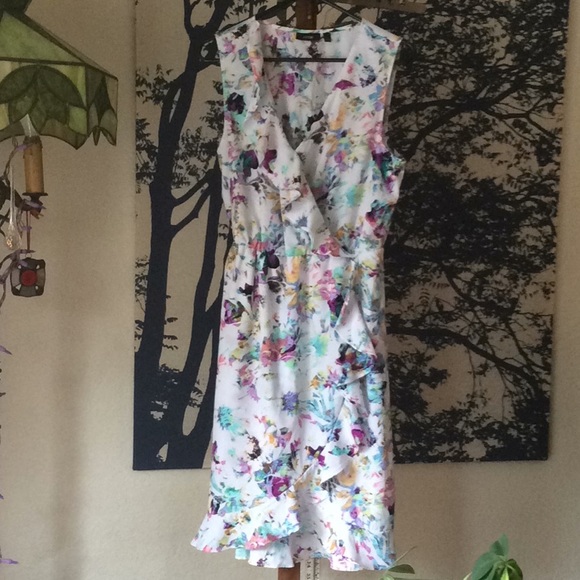 Apt. 9 Dresses & Skirts - Very pretty, NWOT, faux wrap dress. Size M